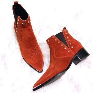 Marc Fisher LTD Yente Chelsea Suede Western Boot🐎